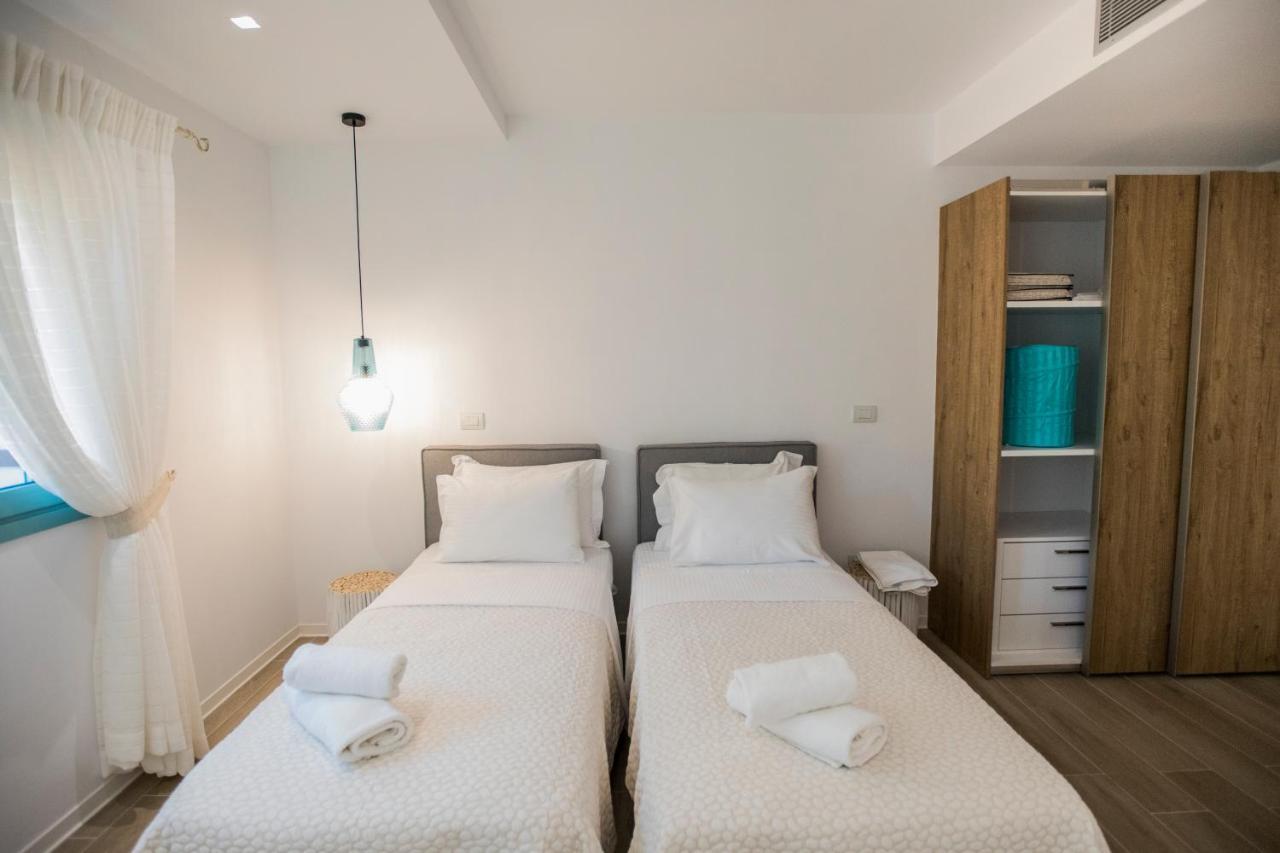 Exclusive Sea View Villa Madelaine 斯巴达 外观 照片