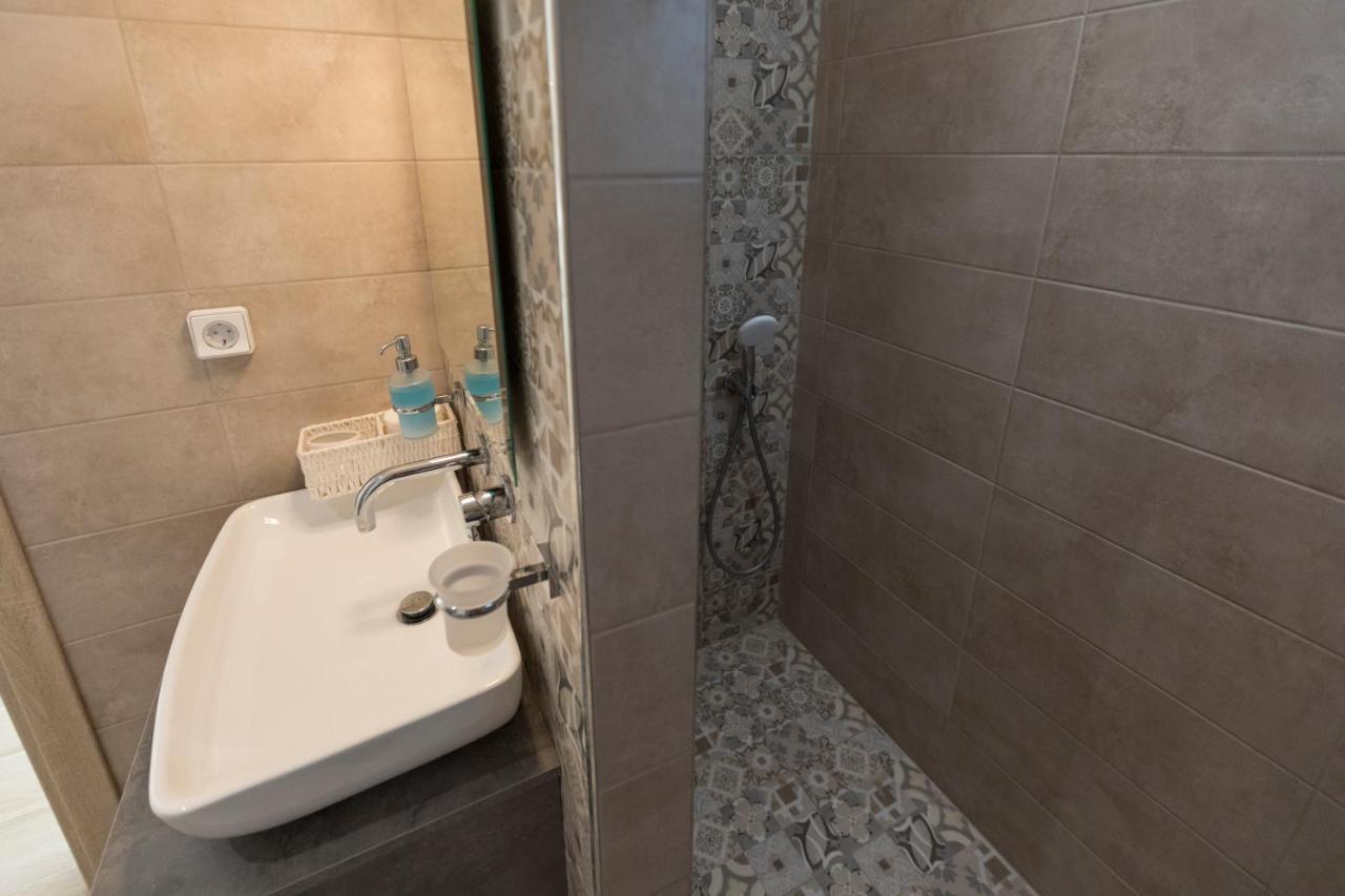 Exclusive Sea View Villa Madelaine 斯巴达 外观 照片